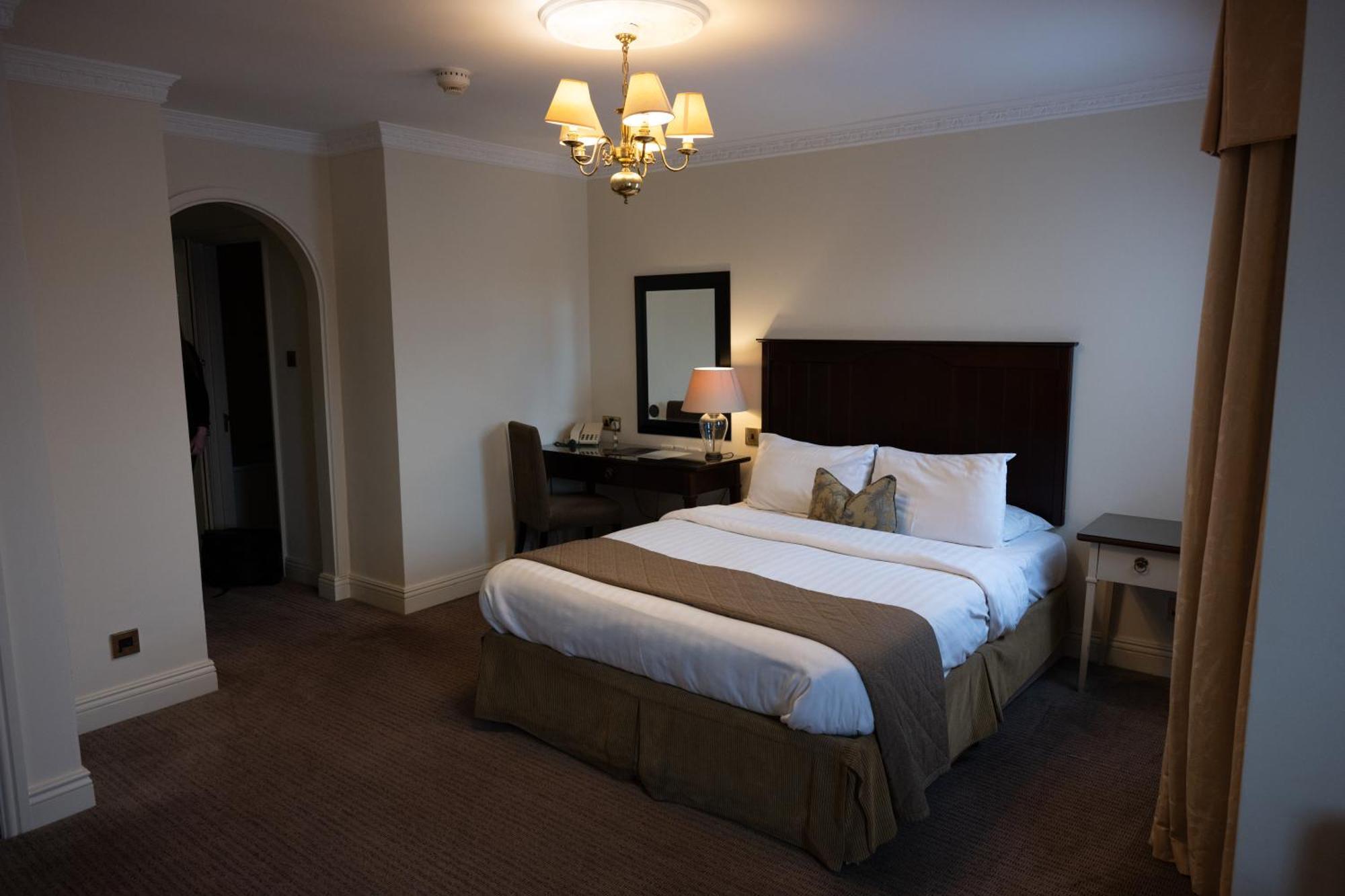 Park House Hotel ชิฟนาล ภายนอก รูปภาพ
