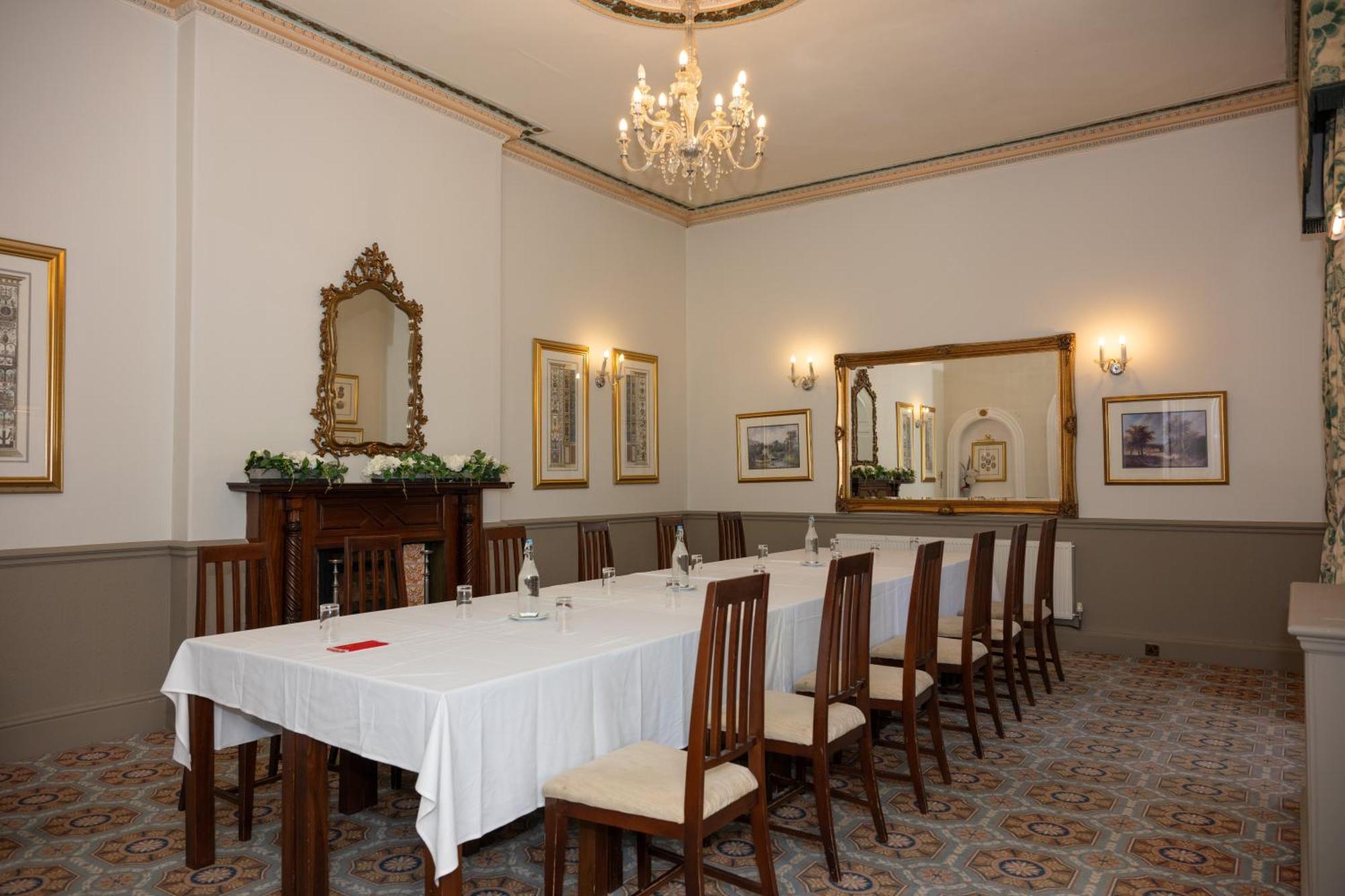 Park House Hotel ชิฟนาล ภายนอก รูปภาพ